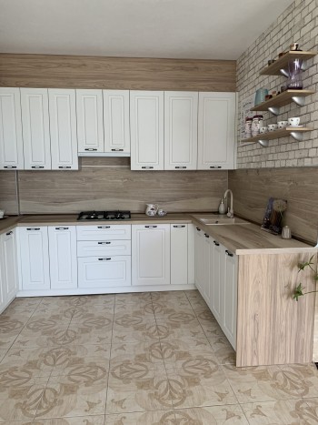 Модульная кухня Капри 2,7 м (Липа белый/Серый) в Чулыме - chulym.mebel54.com | фото
